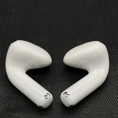 【中古】AirPods 4 MXP93J/A（アクティブノイズキャンセリング搭載）【秋葉原】
