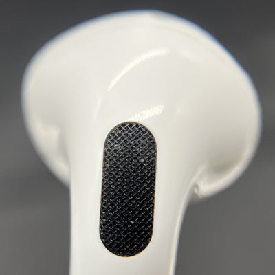 【中古】AirPods 4 MXP93J/A（アクティブノイズキャンセリング搭載）【日本橋】