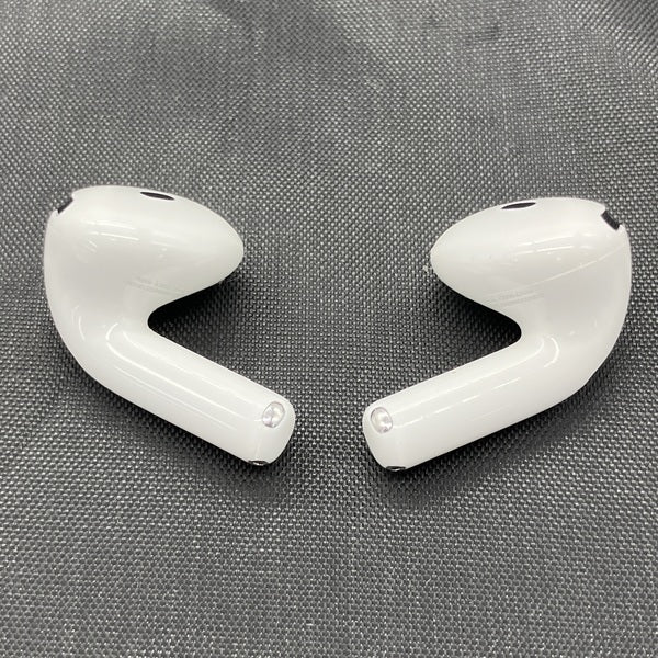 【中古】AirPods 4 MXP63J/A【秋葉原】