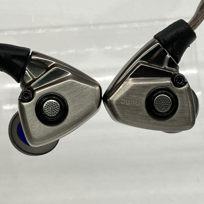 【中古】TITAN S グレー【秋葉原】