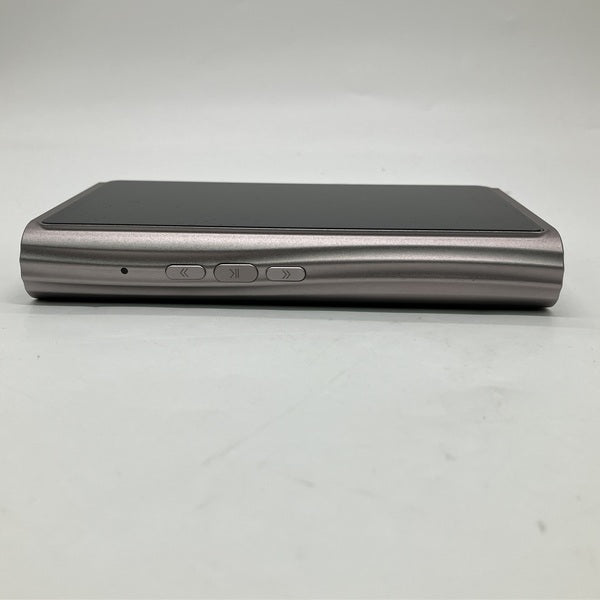 【中古】M7 チタニウム【秋葉原】