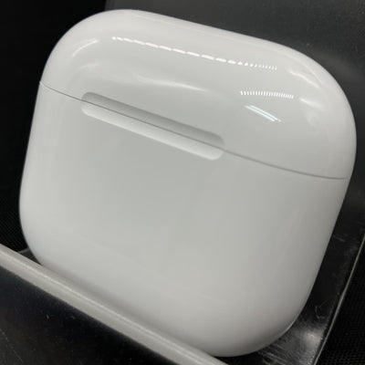 【中古】AirPods 4 MXP93J/A（アクティブノイズキャンセリング搭載）【秋葉原】