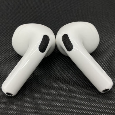 【中古】AirPods 4 MXP93J/A（アクティブノイズキャンセリング搭載）【秋葉原】