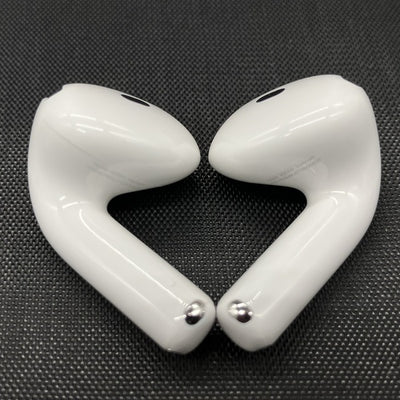 【中古】AirPods 4 MXP93J/A（アクティブノイズキャンセリング搭載）【秋葉原】