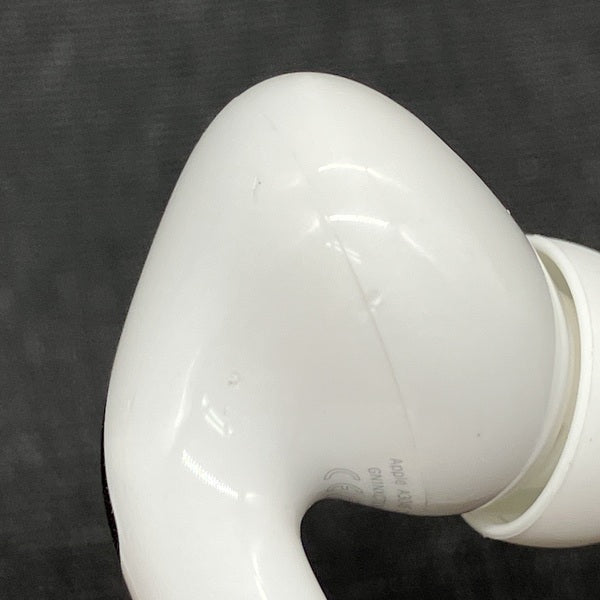 【中古】MagSafe充電ケース(USB-C)付きAirPods Pro(第2世代) MTJV3JA【秋葉原】