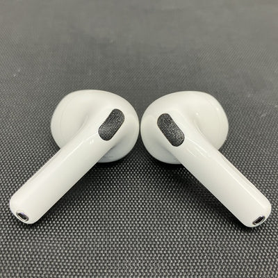 【中古】AirPods 4 MXP93J/A（アクティブノイズキャンセリング搭載）【秋葉原】