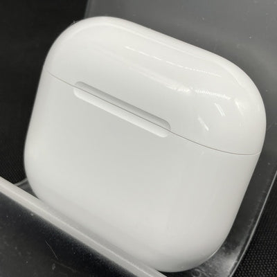 【中古】AirPods 4 MXP93J/A（アクティブノイズキャンセリング搭載）【秋葉原】