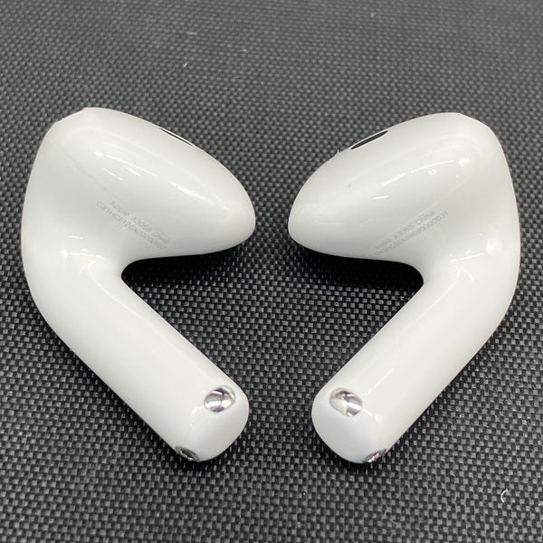 【中古】AirPods 4 MXP93J/A（アクティブノイズキャンセリング搭載）【秋葉原】