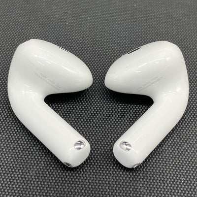 【中古】AirPods 4 MXP93J/A（アクティブノイズキャンセリング搭載）【秋葉原】