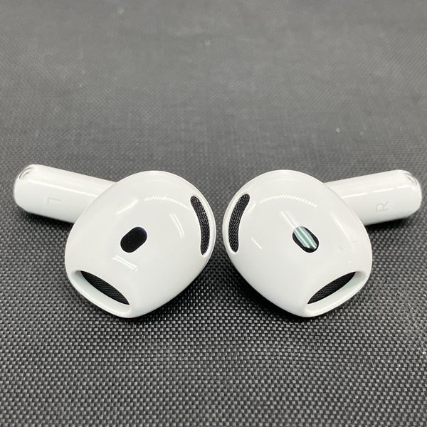 【中古】AirPods 4 MXP93J/A（アクティブノイズキャンセリング搭載）【秋葉原】