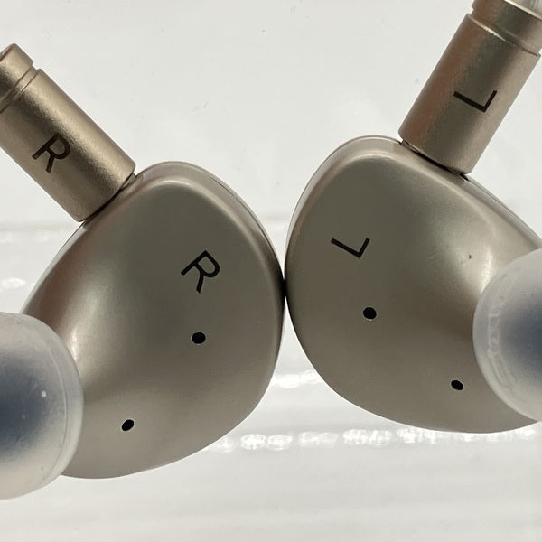 【中古】Que【日本橋】
