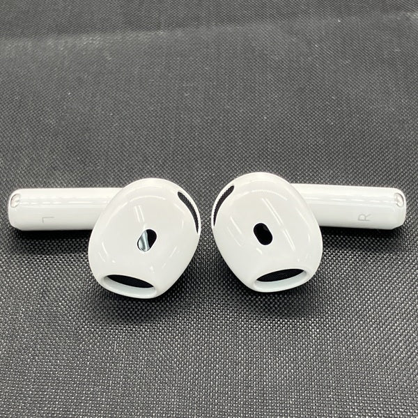【中古】AirPods 4 MXP93J/A（アクティブノイズキャンセリング搭載）【秋葉原】