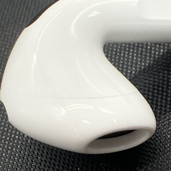 【中古】AirPods 4 MXP93J/A（アクティブノイズキャンセリング搭載）【秋葉原】