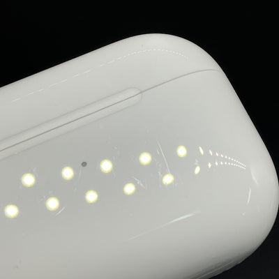 【中古】MagSafe充電ケース(USB-C)付きAirPods Pro(第2世代) MTJV3JA【秋葉原】
