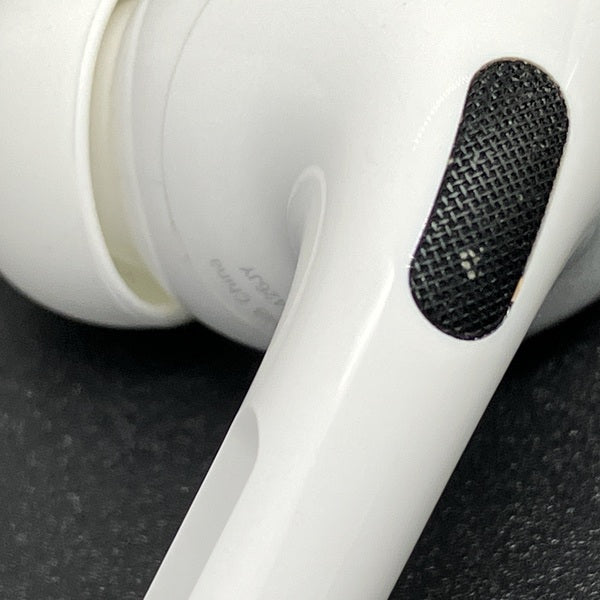 【中古】MagSafe充電ケース(USB-C)付きAirPods Pro(第2世代) MTJV3JA【秋葉原】