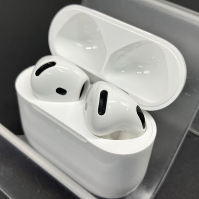【中古】AirPods 4 MXP93J/A（アクティブノイズキャンセリング搭載）【秋葉原】