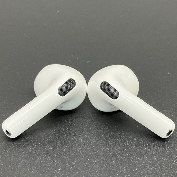 【中古】AirPods 4 MXP93J/A（アクティブノイズキャンセリング搭載）【秋葉原】