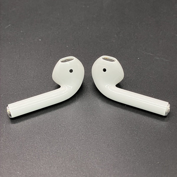 【中古】AirPods with Charging Case MV7N2J/A【秋葉原】