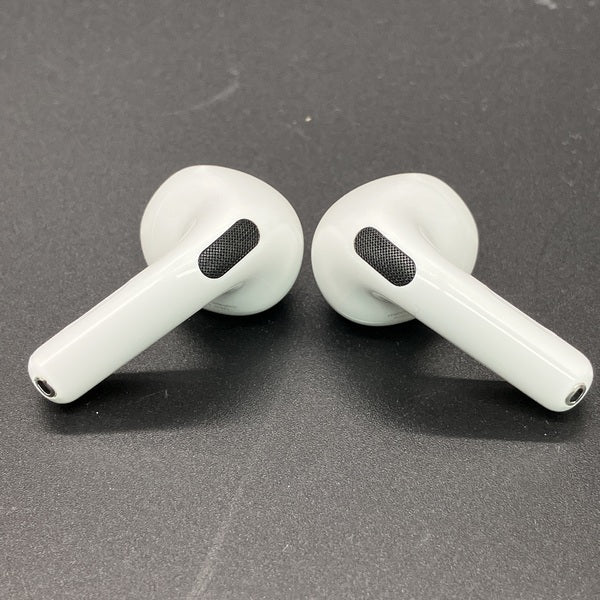 【中古】AirPods 4 MXP93J/A（アクティブノイズキャンセリング搭載）【秋葉原】