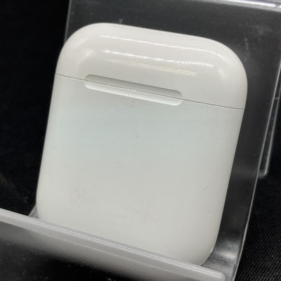 【中古】AirPods with Charging Case MV7N2J/A【秋葉原】