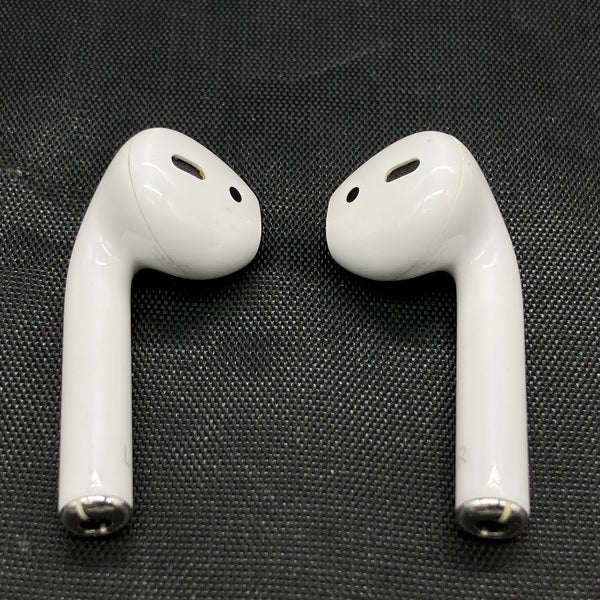 【中古】AirPods with Charging Case MV7N2J/A【秋葉原】