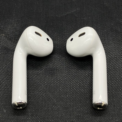 【中古】AirPods with Charging Case MV7N2J/A【秋葉原】