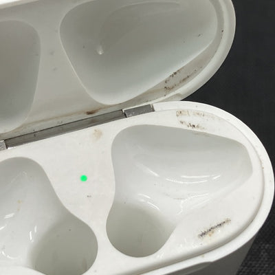 【中古】AirPods with Charging Case MV7N2J/A【秋葉原】