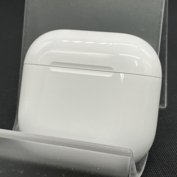 【中古】AirPods 4 MXP93J/A（アクティブノイズキャンセリング搭載）【秋葉原】