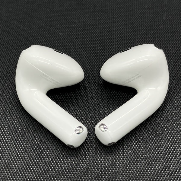 【中古】AirPods 4 MXP93J/A（アクティブノイズキャンセリング搭載）【秋葉原】