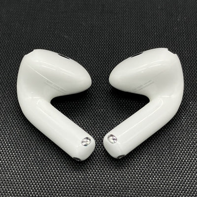 【中古】AirPods 4 MXP93J/A（アクティブノイズキャンセリング搭載）【秋葉原】