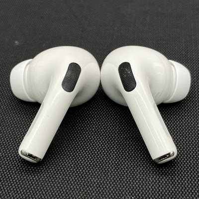 【中古】MagSafe充電ケース(USB-C)付きAirPods Pro(第2世代) MTJV3JA【秋葉原】