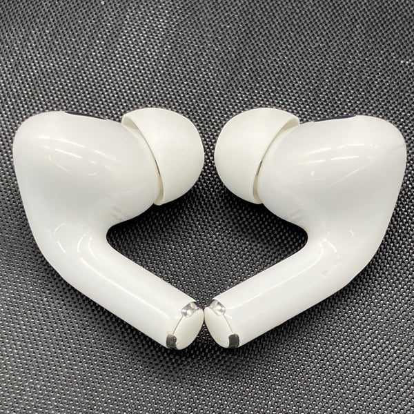 【中古】AirPods pro本体 ホワイト 充電ケース付き※値下げ依頼歓迎 AirPods Pro ワイヤレス充電ケース付き｜AirPodsの中古は