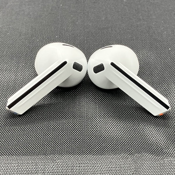 【中古】Galaxy Buds3 ホワイト 【SM-R530NZWAXJP】【秋葉原】