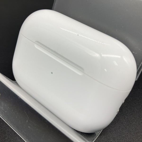 公式ファッションブランド通販サイト Apple 【中古】AirPods (Lightning 充電ケース (第2世代) Pro イヤホン