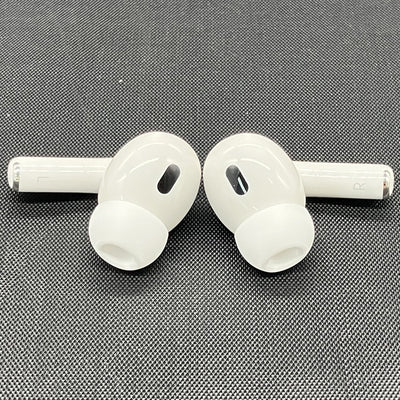 【中古】MagSafe充電ケース(USB-C)付きAirPods Pro(第2世代) MTJV3JA【秋葉原】