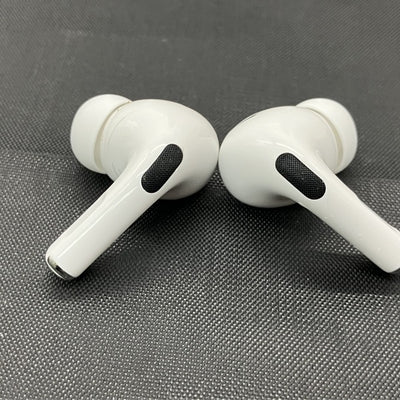 【中古】MagSafe充電ケース(USB-C)付きAirPods Pro(第2世代) MTJV3JA【秋葉原】