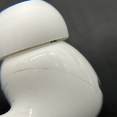 【中古】MagSafe充電ケース(USB-C)付きAirPods Pro(第2世代) MTJV3JA【秋葉原】