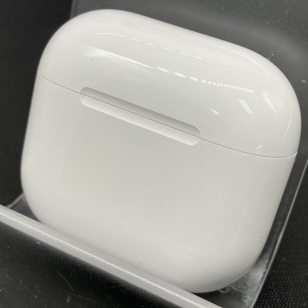 【中古】AirPods 4 MXP63J/A【秋葉原】