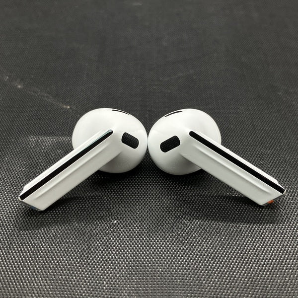 【中古】Galaxy Buds3 ホワイト 【SM-R530NZWAXJP】【秋葉原】