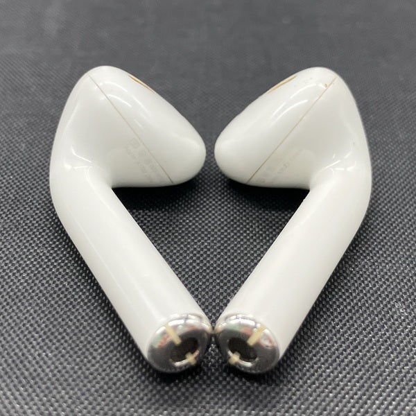 【中古】AirPods MMEF2JA【日本橋】