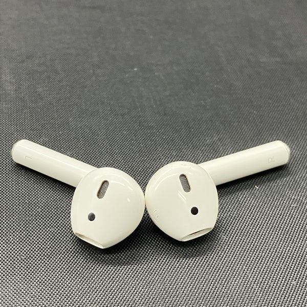 【中古】AirPods MMEF2JA【日本橋】