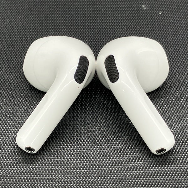 【中古】AirPods 4 MXP93J/A（アクティブノイズキャンセリング搭載）【秋葉原】