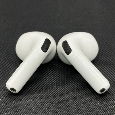 【中古】AirPods 4 MXP93J/A（アクティブノイズキャンセリング搭載）【日本橋】