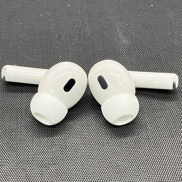 【中古】MagSafe充電ケース(USB-C)付きAirPods Pro(第2世代) MTJV3JA【秋葉原】