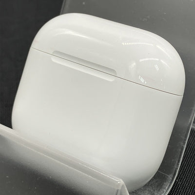 【中古】AirPods 4 MXP93J/A（アクティブノイズキャンセリング搭載）【秋葉原】