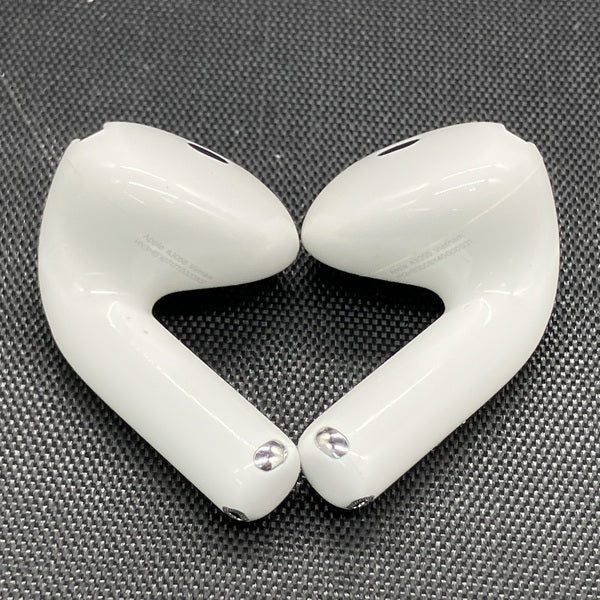 【中古】AirPods 4 MXP93J/A（アクティブノイズキャンセリング搭載）【秋葉原】