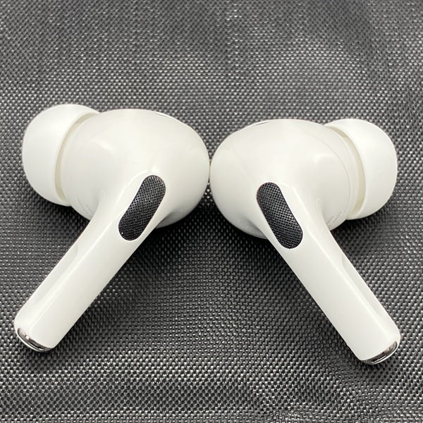 【中古】MagSafe充電ケース(USB-C)付きAirPods Pro(第2世代) MTJV3JA【秋葉原】