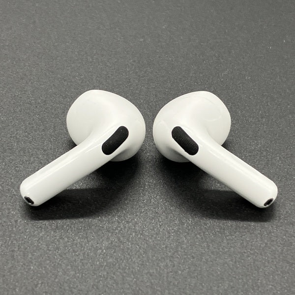 【中古】AirPods 4 MXP93J/A（アクティブノイズキャンセリング搭載）【秋葉原】