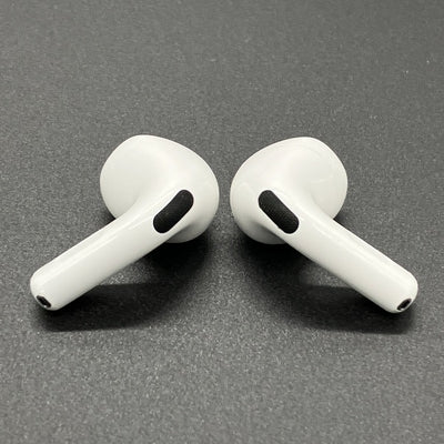 【中古】AirPods 4 MXP93J/A（アクティブノイズキャンセリング搭載）【秋葉原】