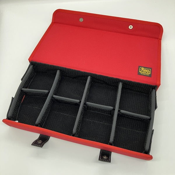 【中古】仕切りの位置が変えられるイヤフォンケース/8個用 レッド【秋葉原】